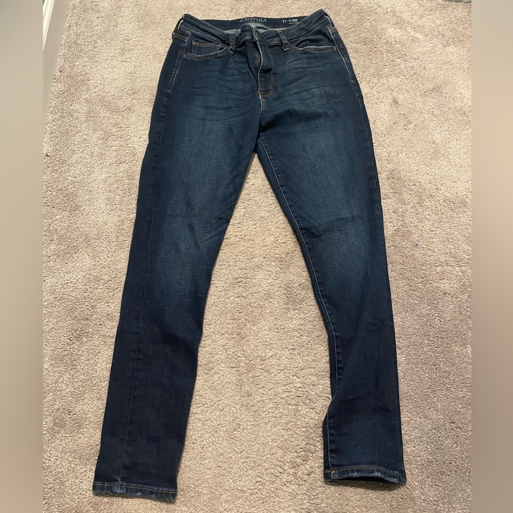 Junior women’s size 11 high rise dark wash skinny jeans from Arizona Jean Co